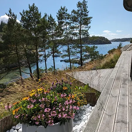 Svaert Nydelig Fritidshytte Forland