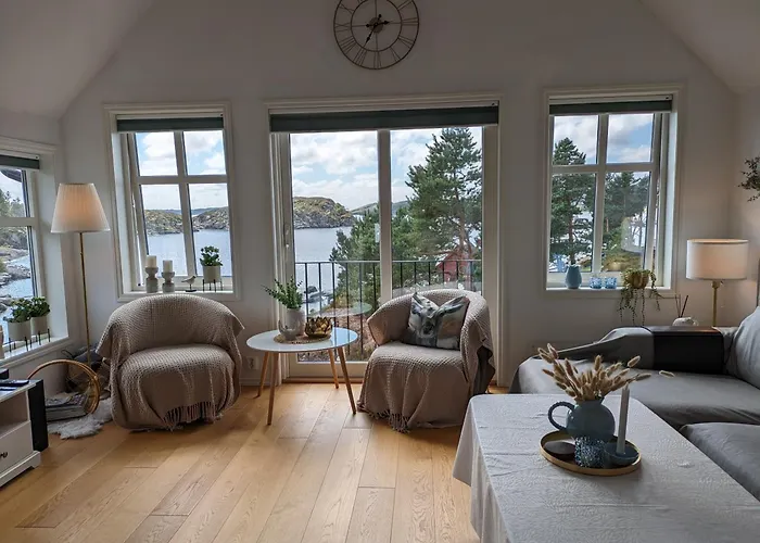 Svaert Nydelig Fritidshytte Ferienhaus *