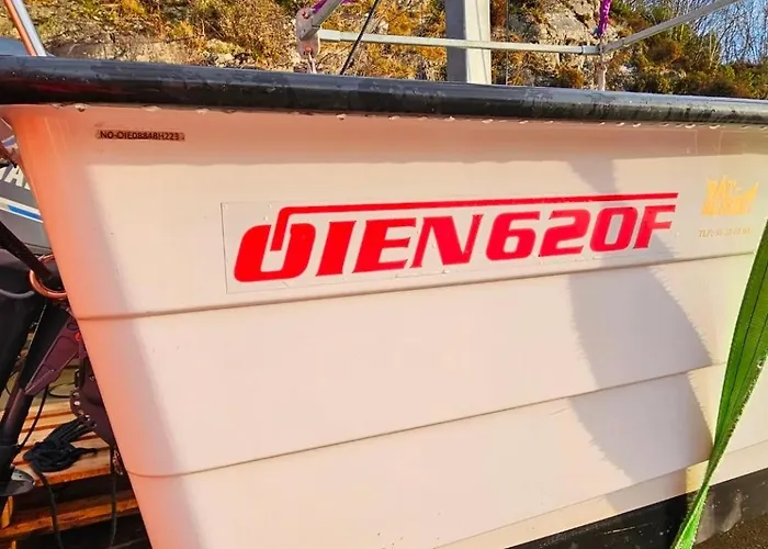 Svaert Nydelig Fritidshytte Ferienhaus