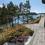 Svaert Nydelig Fritidshytte Forland